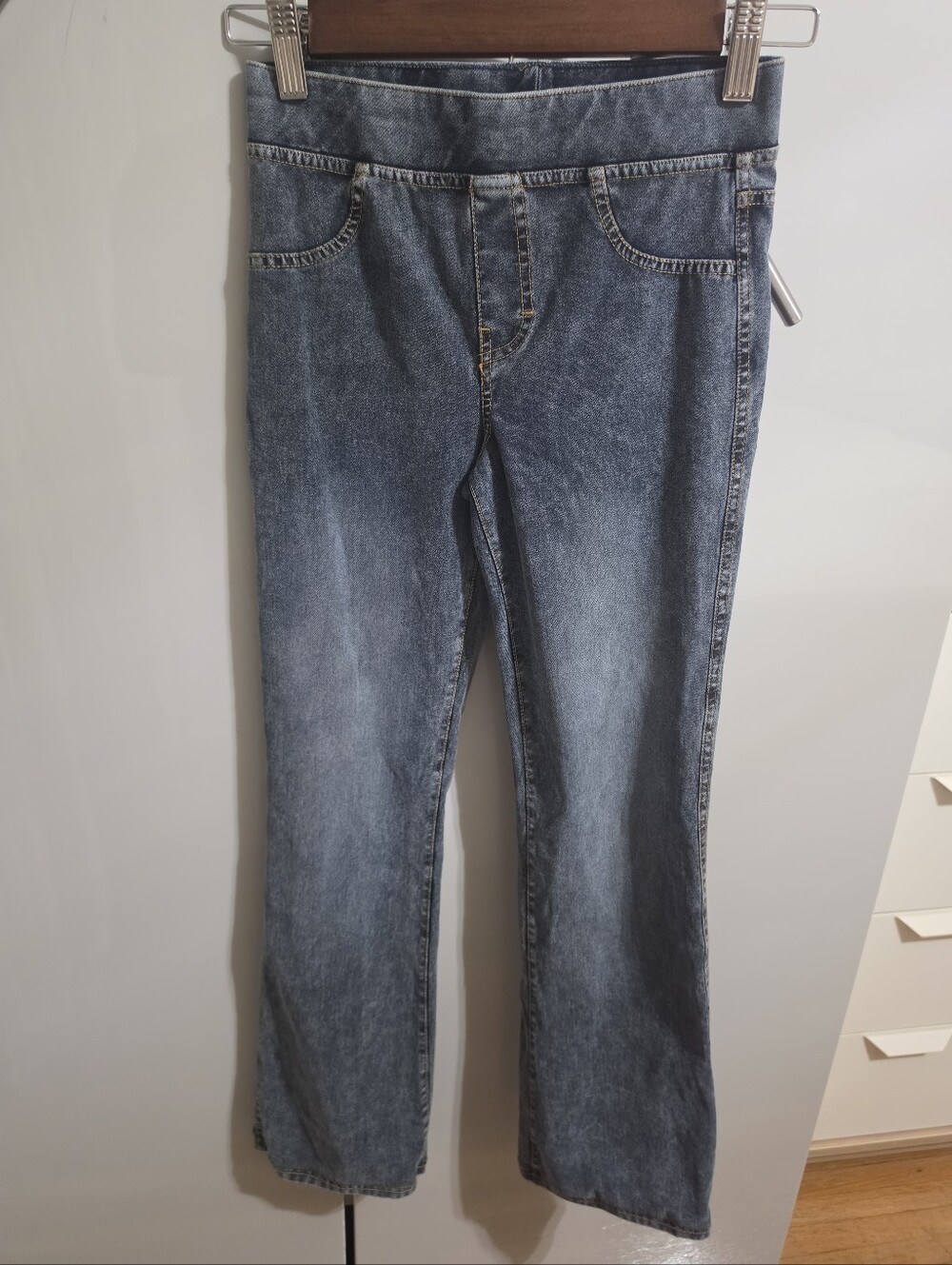 H&M Medium Wash Straight Leg Junior Girls Jeans SIZE 16